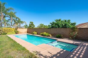 Bright Designer Home w Pool Near Everything