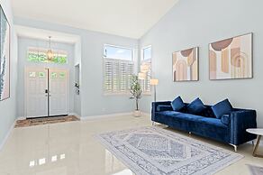 Bright Designer Home w Pool Near Everything