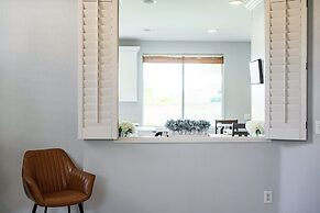 Bright Designer Home w Pool Near Everything