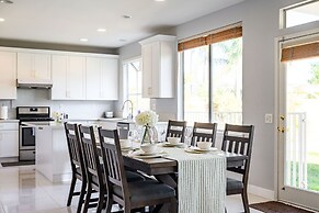 Bright Designer Home w Pool Near Everything