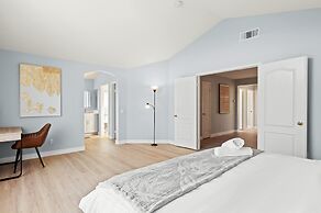 Bright Designer Home w Pool Near Everything