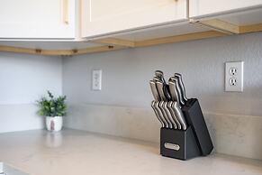 Bright Designer Home w Pool Near Everything