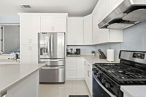 Bright Designer Home w Pool Near Everything