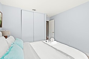 Bright Designer Home w Pool Near Everything