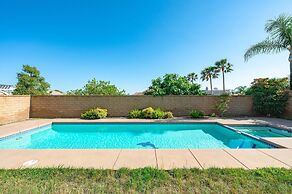 Bright Designer Home w Pool Near Everything