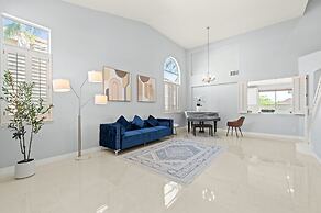 Bright Designer Home w Pool Near Everything