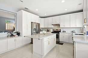 Bright Designer Home w Pool Near Everything