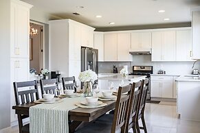 Bright Designer Home w Pool Near Everything