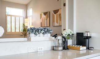 Bright Designer Home w Pool Near Everything