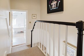 Gorgeous House - Garden & Open Living