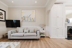 Gorgeous House - Garden & Open Living