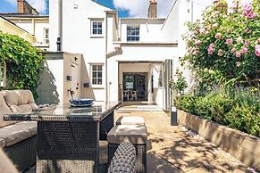 Gorgeous House - Garden & Open Living