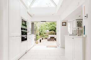 Gorgeous House - Garden & Open Living