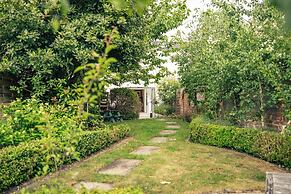 Gorgeous House - Garden & Open Living