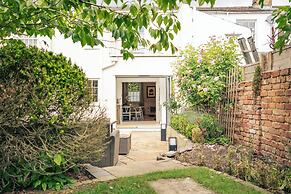 Gorgeous House - Garden & Open Living