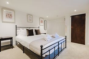 Gorgeous House - Garden & Open Living