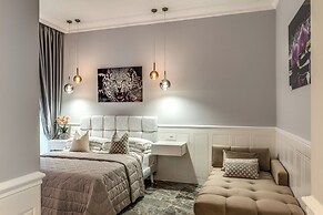 Spanish steps Oasis Suites