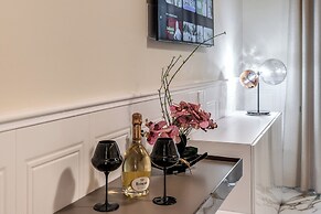 Spanish steps Oasis Suites