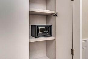 Spanish steps Oasis Suites