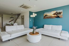 Las Islas Condominiums