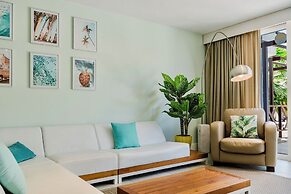 Las Islas Condominiums