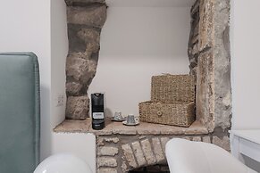 Basco Guest House