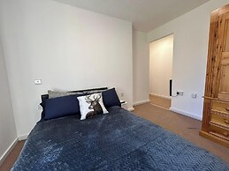 Two Bedroom Cottage in Lumsden - Contractors