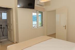 Ellinas Hotel