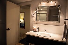 Auberge Le Chardo Inn