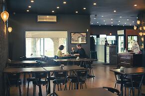 Auberge Le Chardo Inn