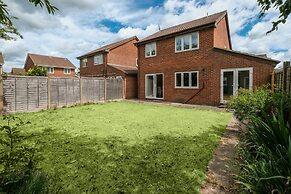 Sharp Close 4 Bedroom 2 Bath - Aylesbury