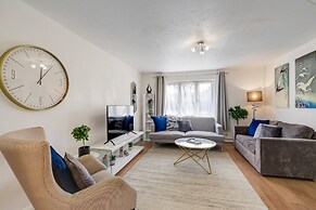 Sharp Close 4 Bedroom 2 Bath - Aylesbury