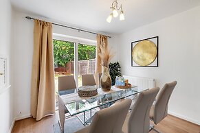 Sharp Close 4 Bedroom 2 Bath - Aylesbury