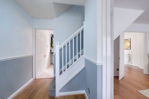 Sharp Close 4 Bedroom 2 Bath - Aylesbury