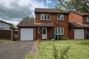Sharp Close 4 Bedroom 2 Bath - Aylesbury