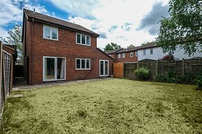 Sharp Close 4 Bedroom 2 Bath - Aylesbury