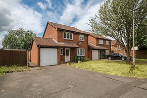Sharp Close 4 Bedroom 2 Bath - Aylesbury