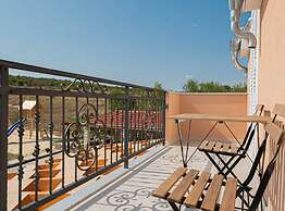 Villa Maria With Outdoor Pool
