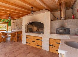 Villa Maria With Outdoor Pool