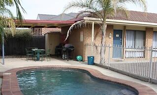 Country Home Motor Inn
