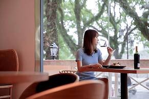 Guilin O-LIVE Social Hotel