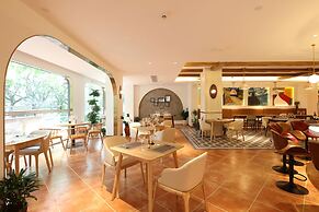 Guilin O-LIVE Social Hotel