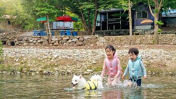 Gapyeong Noksu Valley Pet Group Pension
