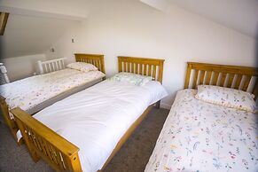 2-bed Apartment, Sleeps 6, 8-min Walk to Centre