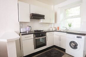 2-bed Apartment, Sleeps 6, 8-min Walk to Centre