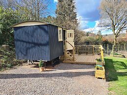 Haslemere - Cabin - Sleeps 2 - Parking - Garden