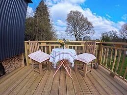 Haslemere - Cabin - Sleeps 2 - Parking - Garden
