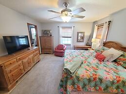 Beach Blossum 3 Bedroom Home