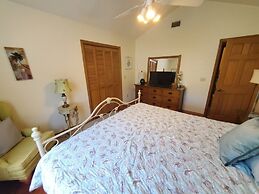 Beach Blossum 3 Bedroom Home