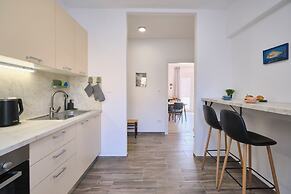 LAV Central Apartment by Litto
